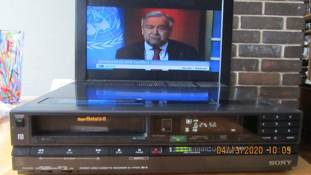 Sony SL-HF600 Super BetaMax VCR, beautiful works great! With manual