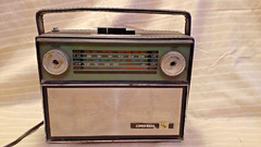 Vintage Coronado RA86-5287A AM FM SW VHF Dual Speaker Portable Radio