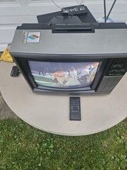 Mitsubishi 13″ CS-1342R TV for Retro Gaming With Antenna Works