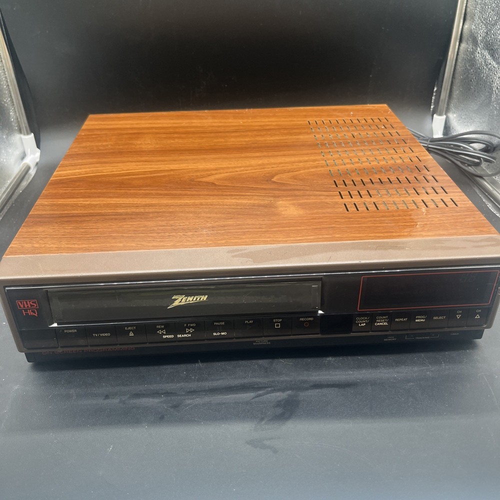 Zenith Vintage VCR VHS Player VRE205 Working No Remote Brown Wood Grain Tested/W