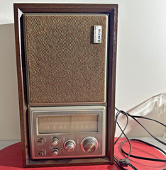 VINTAGE SONY ICF-9550W AM/FM RADIO HIGH FIDELITY SOUND WOOD CASE