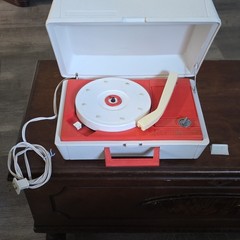 VINTAGE GE RECORD PORTABLE PLAYER SPEED RED WORKS SOUNDS GOOD V211N