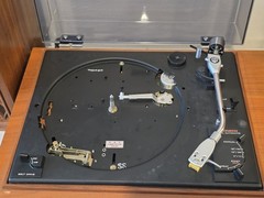RARE Pioneer C-5600D Compact Turntable System W/Matching Powered Speakers – READ