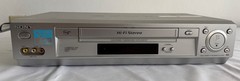 Sony SLV-N700 VHS VCR For Parts Repair Loads tape. – No REW or FF – AS IS