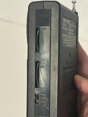 Realistic Radio Shack Hand AM/FM Radio M# 12-725 Tested