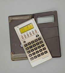 VINTAGE TEXAS INSTRUMENTS DATA CHRON TI-1790 ELECTRIC CALCULATOR & CLOCK
