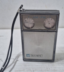 Vintage Triumph Solid State Am FM Transistor Radio w/Wrist Strap Untested/Parts