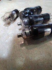 Lot of 4 RCA WARDS AIRLINE RAYTHEON Phillips 76 42 j9r 6d6 VACUUM TUBES