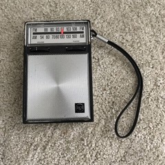 RCA Portable AM/FM Pocket Radio Vintage 1967 – Model RHM19 – “The Moppet” (READ)