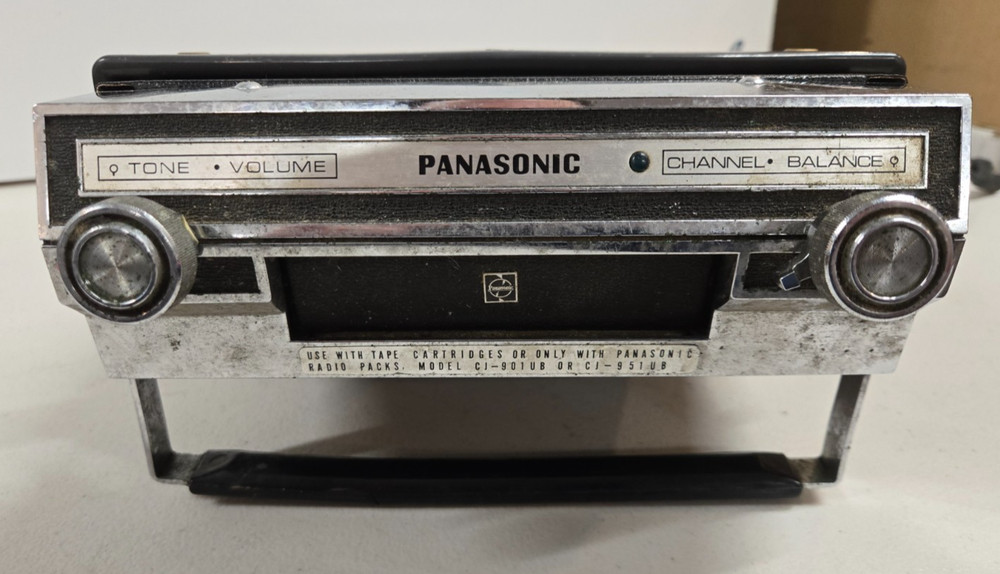 Panasonic CX-888SU Portable 8-Track Car Stereo Tape Player w/Car Mount & Manual