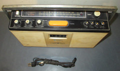 Vintage McDonald portable Stereo 8 track Am-Fm MPX Radio player WORKING