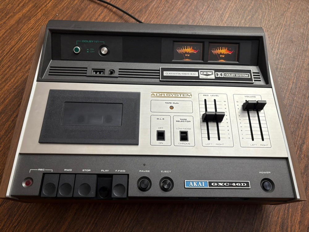 Akai GXC-46D Stereo Cassette Tape Deck *READ – may work!*