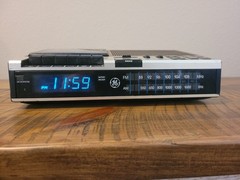 GENERAL ELECTRIC FM/AM CLOCK RADIO CASSETTE RECORDER Model 7-4956B