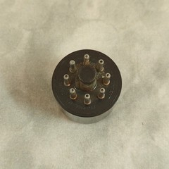 Vintage Universal No.103 28L7-to-35Z5 Octal Tube Adapter Plug, 8-Pin Converter