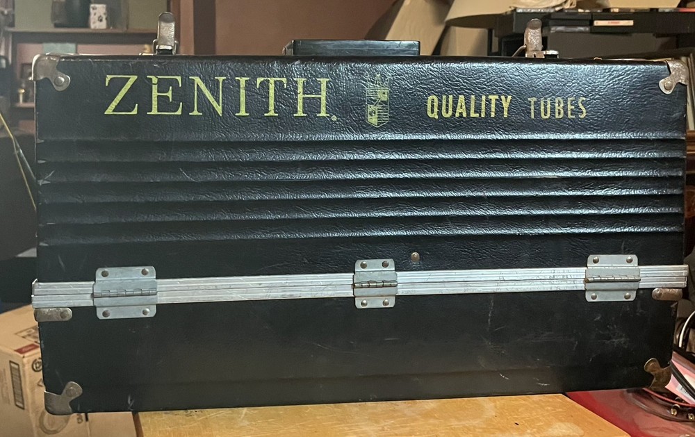 Large, Black & Yellow, Zenith, Vintage Vacuum Tube Valve Caddy Case w/tubes