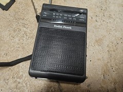 Realistic Radio Shack Hand AM/FM Radio M# 12-725 Tested Antenna Fully Extends
