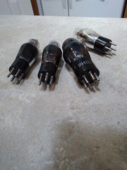 Lot of 4 RCA WARDS AIRLINE RAYTHEON Phillips 76 42 j9r 6d6 VACUUM TUBES