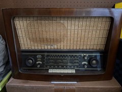 Braun 99 UKW AM/FM Shortwave Radio with Volume Control Vintage