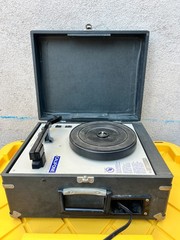Califone 1010AV Multi-Speed Portable Record Player