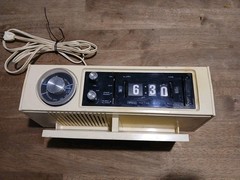 Vintage Sears AM/FM Flip Clock Radio Model 132.20540200 Woodgrain Retro MCM 70s’