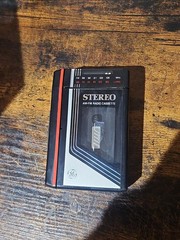 Model 3-5472A GE Portable Cassette Player/AM FM Radio Tested Works