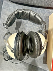 Pioneer Over The Ear Headphones Vintage Retro 1970’s SE-30 8 ohm White Stereo