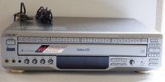 Sony MCE-C98K CD and Video CD 5 Disc International Player, Karaoke, Mic, and FX