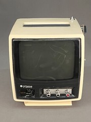 Vintage HITACHI Cube Style TRANSISTOR TV MODEL I-48; Circa 1976