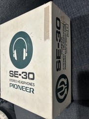 Pioneer Over The Ear Headphones Vintage Retro 1970’s SE-30 8 ohm White Stereo