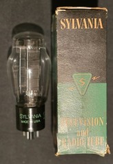 SYLVANIA 5U4G TUBE 1952 FULL WAVE RECTIFIER RIBBED PLATES BOTTOM D GETTER NIB