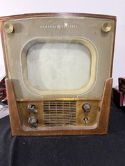 Vintage 1949 Model #806 General Electric 10” TV Parts Or Restore Neat Display