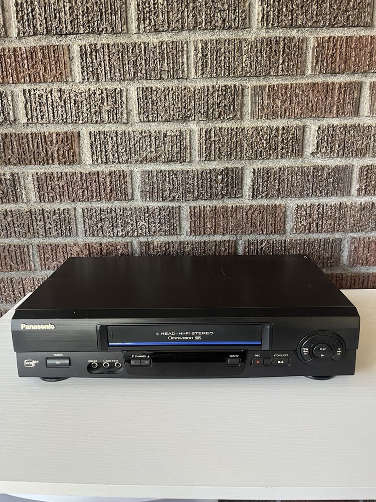 Panasonic VCR Plus PV-V4611 Blue Line 4 Head Hi-Fi Stereo Omnivision