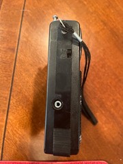 Realistic Radio Shack Hand AM/FM Radio M# 12-725 Tested