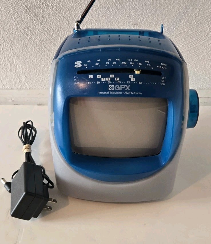 VTG BLUE GPX TVP2CT Portable 5 1/2″ TV w/ Adapter Black & White TV AM/FM Radio
