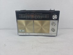 VTG Ross AM-FM-SW 13 Transistor Twin Speaker Radio RE-1915-N Untested