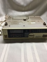 VINTAGE G E Spacemaker AM/FM Radio, Programmable, Light, Outlet – Model 7-4230A