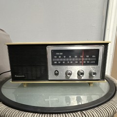 Panasonic AM/FM Tabletop Radio Model RE-6283 (Panasonic RE Series)