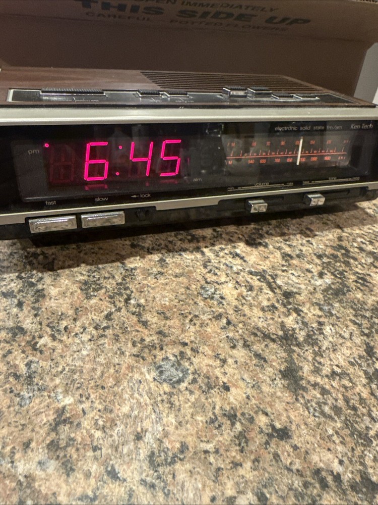 Vintage Ken-Tech R-1700, AM/FM Alarm Clock Radio. Works.