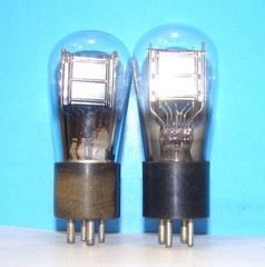Type No 26 radio audio amplifier vintage vacuum 2 tubes valves Globe 326 226 426