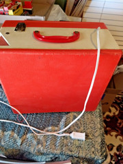 Vintage RADIO SHACK Portable 1950s Record Player model 660 Tested Works but HUMS