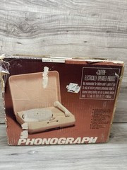 ERTL Vanity Fair Phonograph Model 152 Plays 45s and 33 1/3 RPM With Box