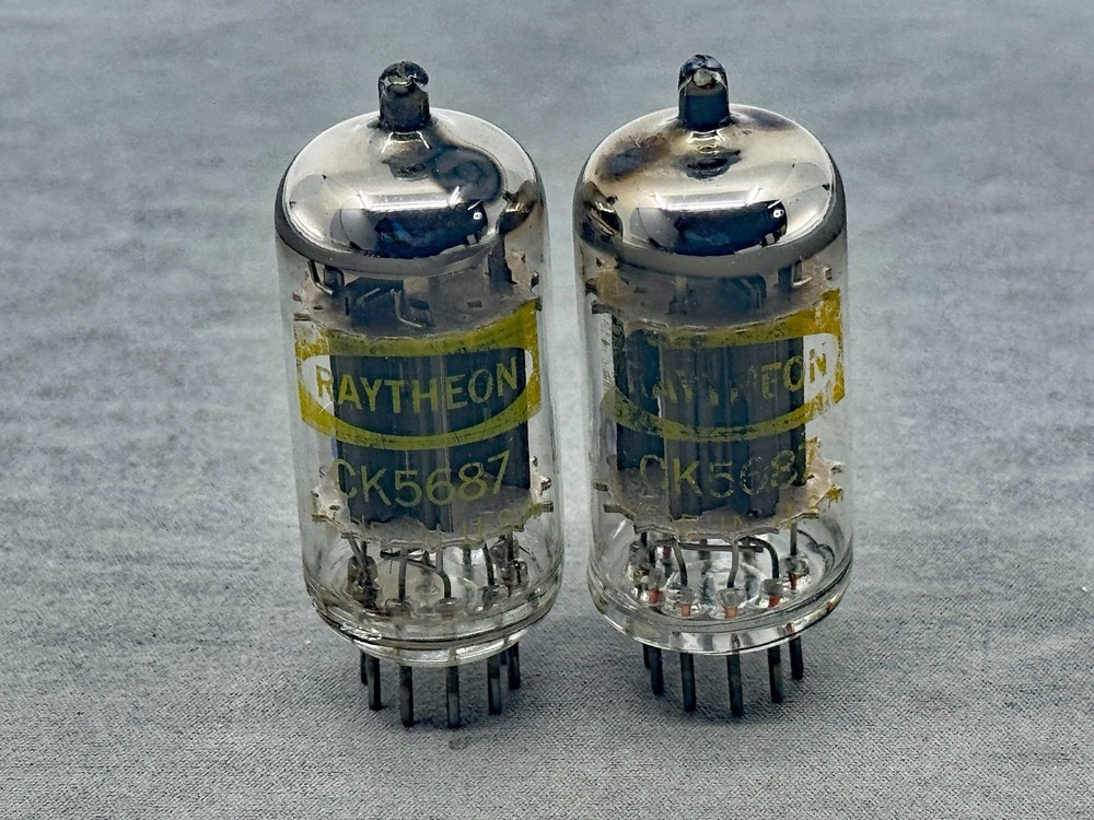 (2) Raytheon CK5687 Vacuum Tubes Bronze Plates Ring Getters Tests NOS Amplitrex