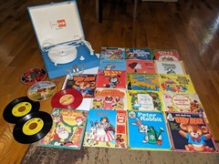 Imperial Party Time Solid State Record Player Model 100 with (Qty 22) 45 RPM Lot