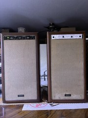 ADVENT THE ADVENT POWERED LOUDSPEAKER. SERIAL # ZO 0731 & # ZO 00249 MAKE OFFER