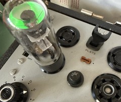 1-NOS Sylvania JAN CHS 6E5 Vacuum Tube – 1950’s Vintage Electron Ray Tuning Eye