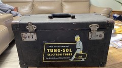VINTAGE TUNG-SOL ELECTRON TV TUBE REPAIRMAN CASE BOX WITH 150+ TUBES