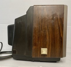 Quasar Portable Color CRT TV AC/DC VHF/UHF Woodgrain Model UP2133TW