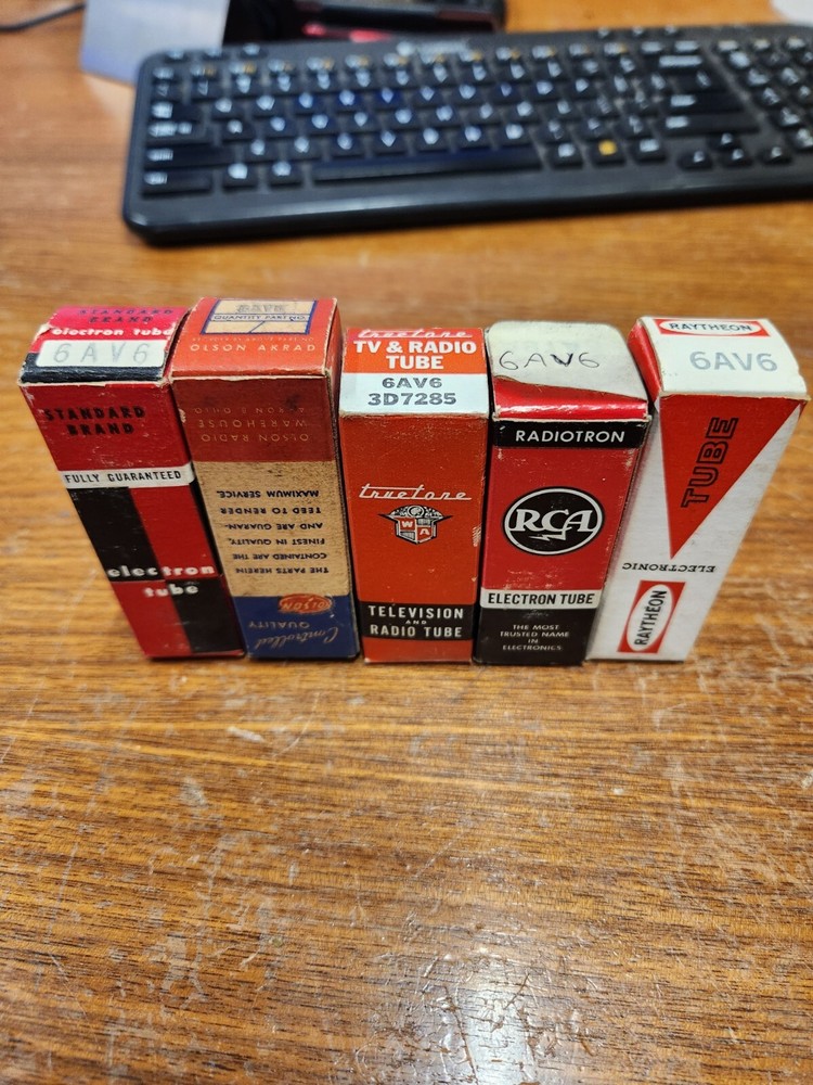 Assorted lot of 5 Radio TV Electronic Tubes 6AV6