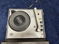 Vintage Hamilton Electronics Portable Record Player Model 922 Works GREAT