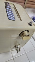 Vintage HITACHI Cube Style TRANSISTOR TV MODEL I-44 Circa 1979